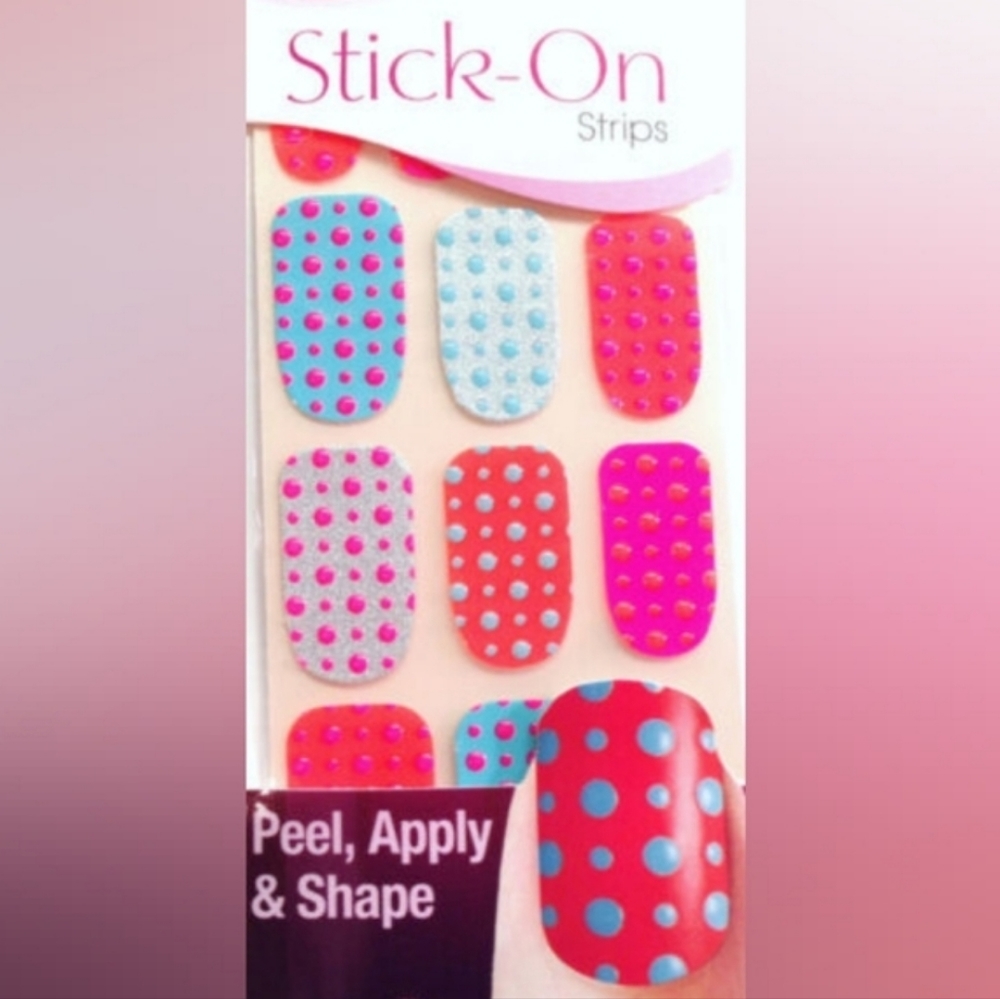 NWT KISS STICK-ON NAIL STRIPS 18-ct POLKADOTS N°60181!